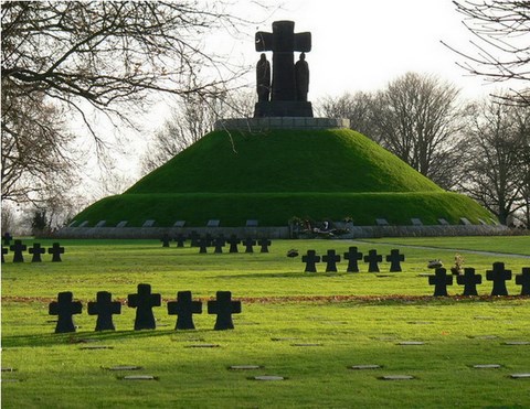 photo cimetiere Allemand de la Cambe Les Isles de Sola