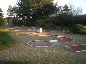 mini golf de ver sur mer en normandie : calvados